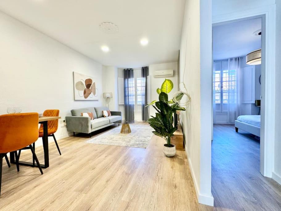 Spacious 3bd With 2bh & Ac Lejlighed *